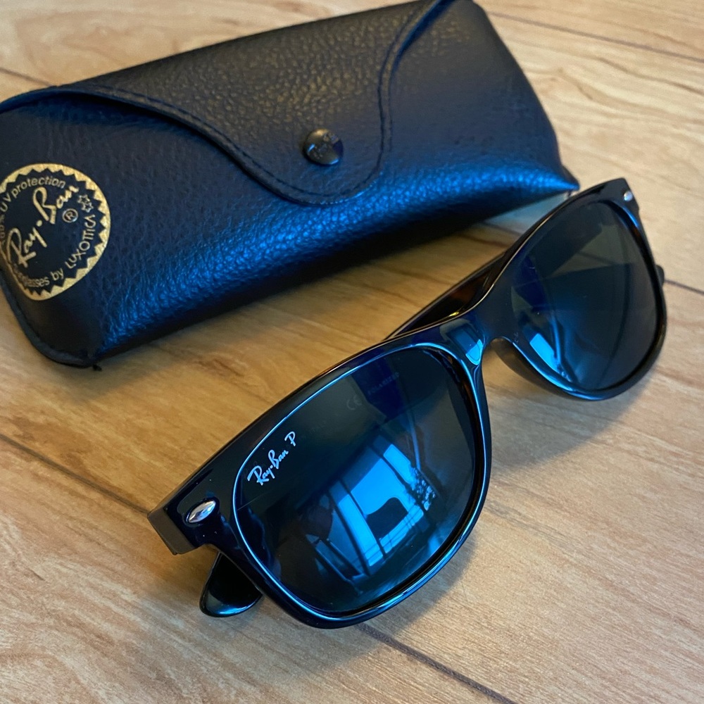 Ray-ban RB2132 WAYFARER CLASSIC
Polarized